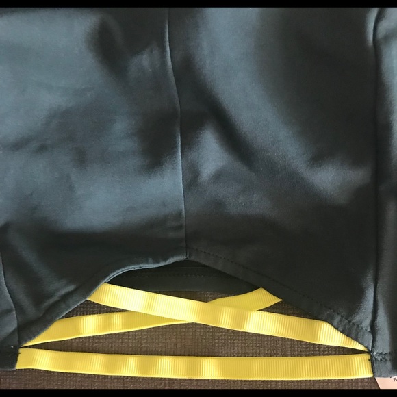 Fabletics crop athletic tank brand new with tags - Picture 2 of 3